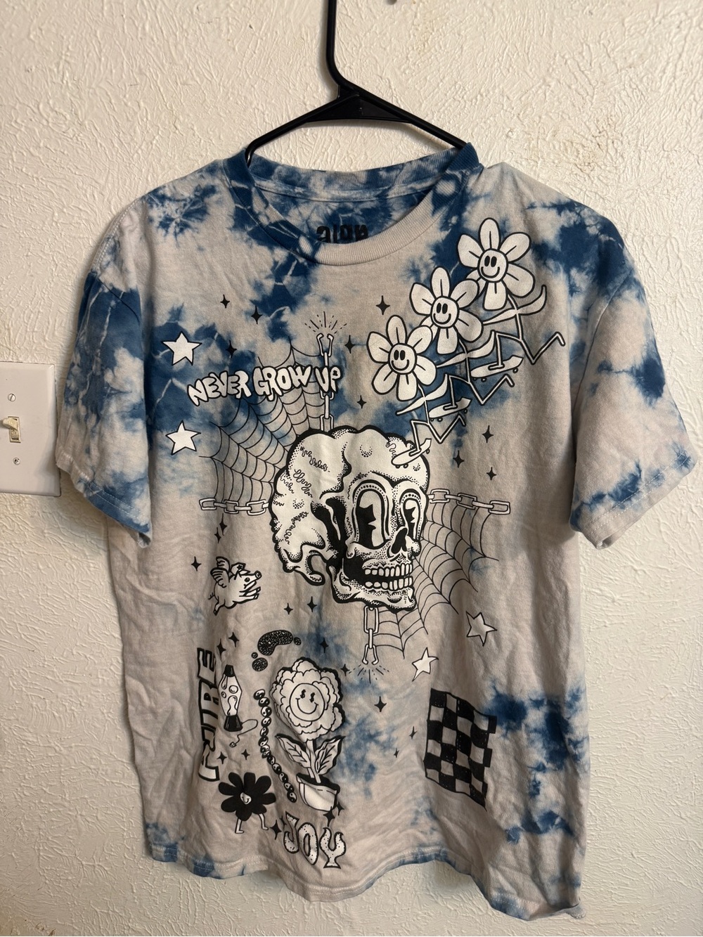 Tie-Dye Blue & White Men’s Graphic Tee - Never Grow Up